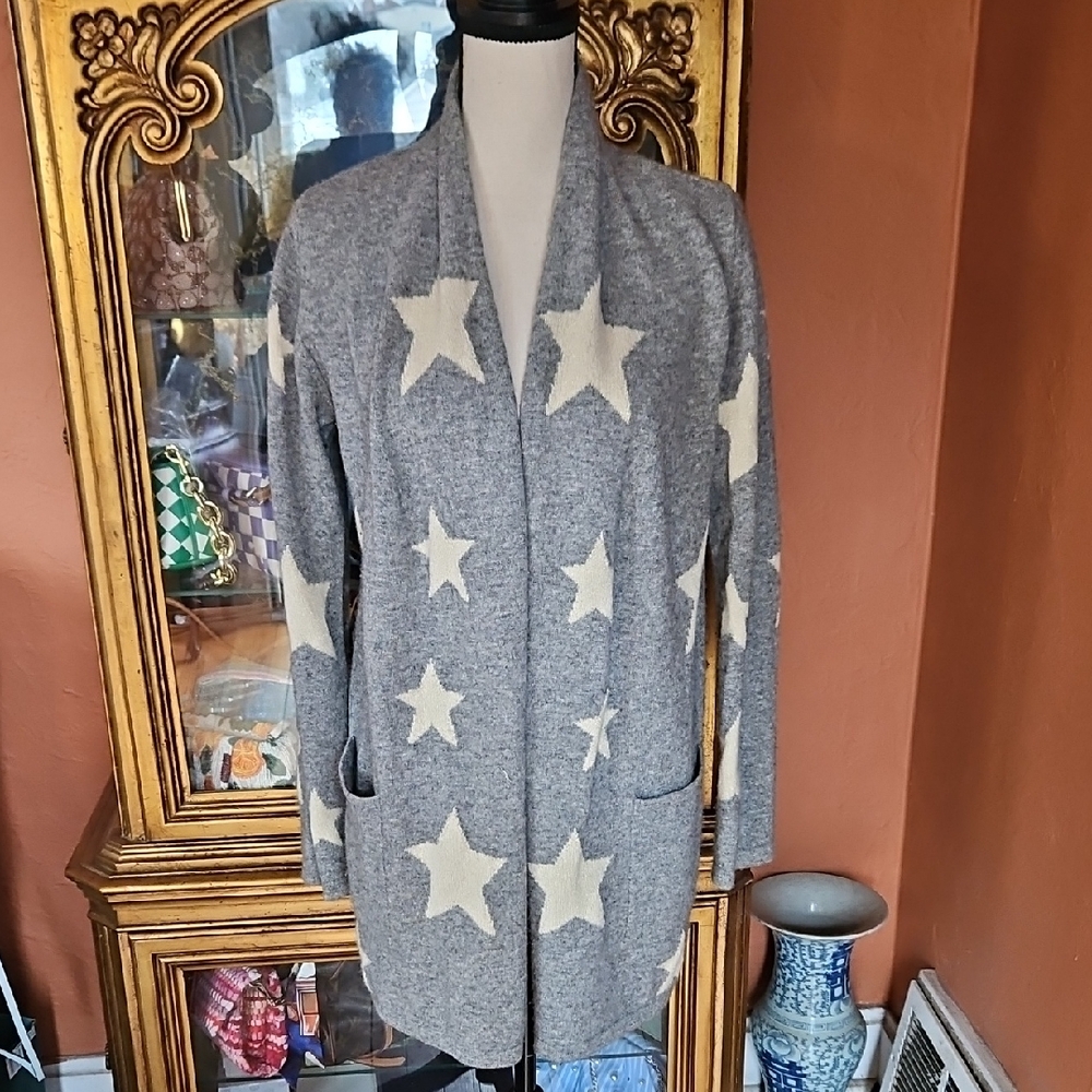 Brodie Cashmere Gray and Cream Star Cardigan